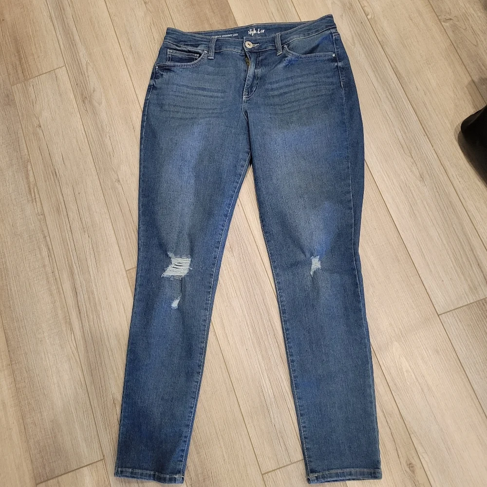 STYLE & CO. WOMEN'S CURVY SKINNY LEG  DISTRESSED JEANS SIZE 10